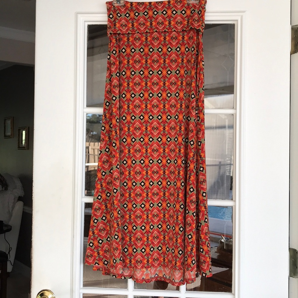 LIKE NEW LULAROE MAXI SKIRT